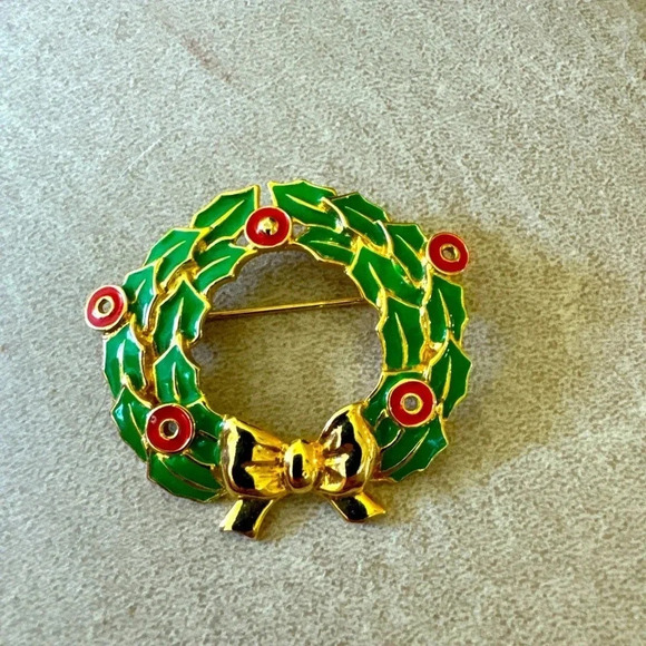RO-AN Holiday Christmas Wreath Brooch Pin EUC Signed Vintage - Picture 1 of 4